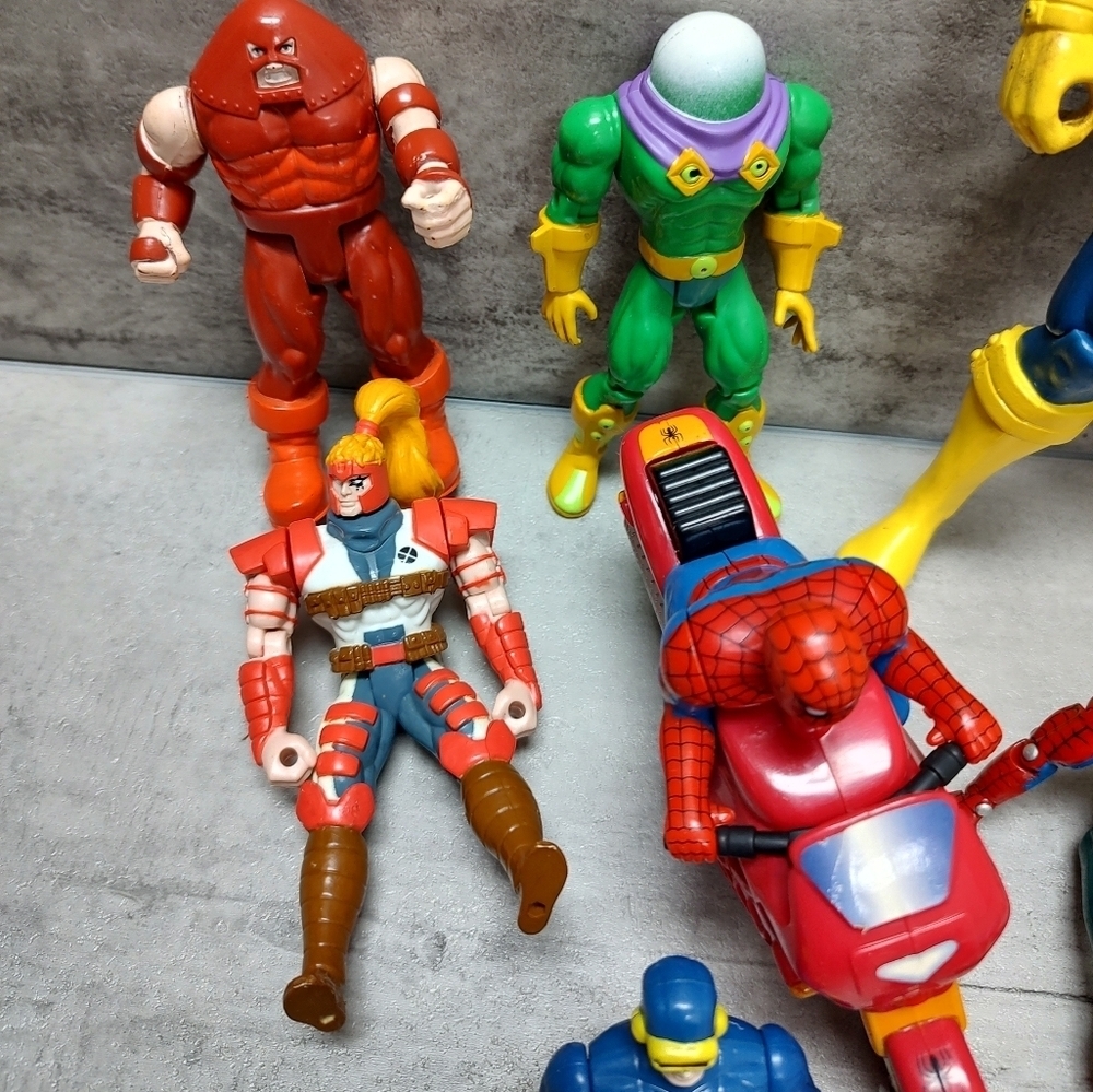 Lot of Vintage 90's Marvel Character Action Figures Toys Spiderman - Picture 2 of 11